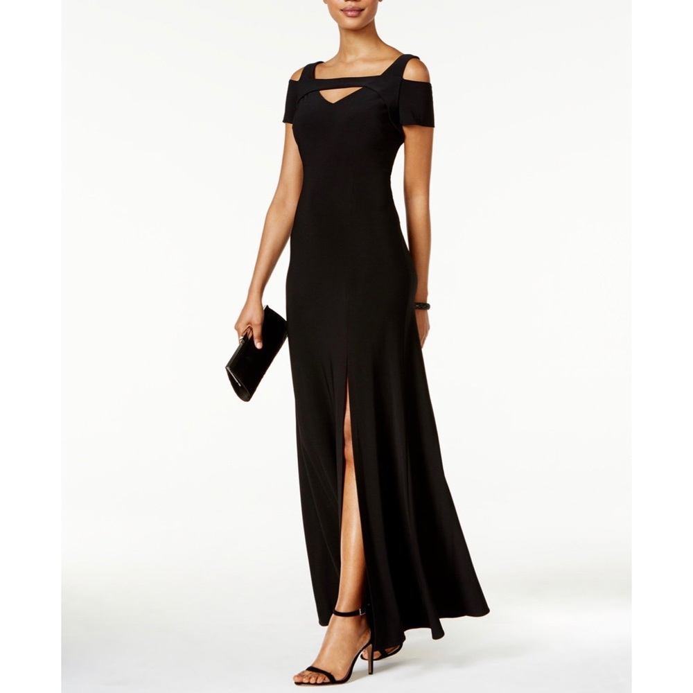 Cold-shoulder key hole gown